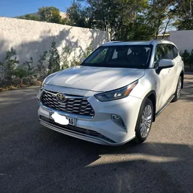 Toyota Highlander 2021