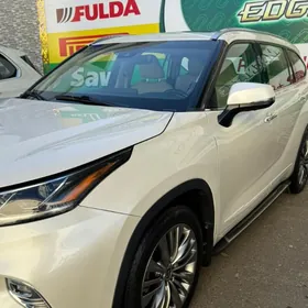 Toyota Highlander 2021