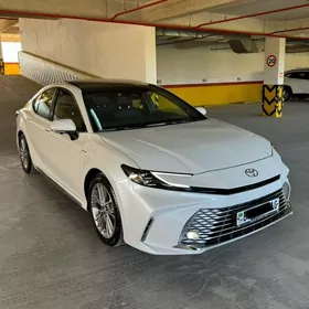 Toyota Camry 2025