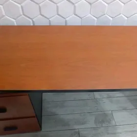 стол
