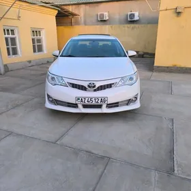 Toyota Camry 2012
