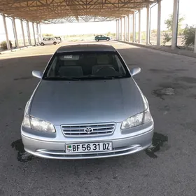 Toyota Camry 2000