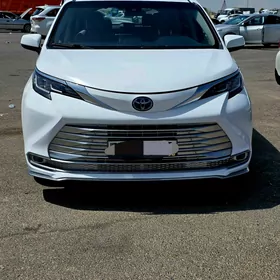 Toyota Sienna 2022