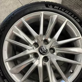 teker 18 lik camry