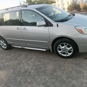 Toyota Sienna 2004