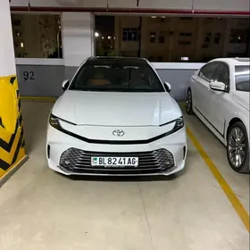 Toyota Camry 2025