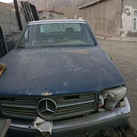 Mercedes-Benz S-Class 1993