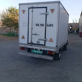 Isuzu i-Series 2005