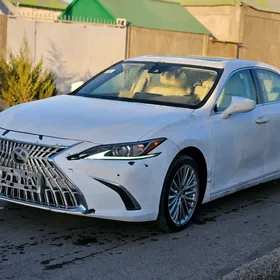 Lexus ES 350 2022