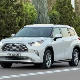 Toyota Highlander 2022