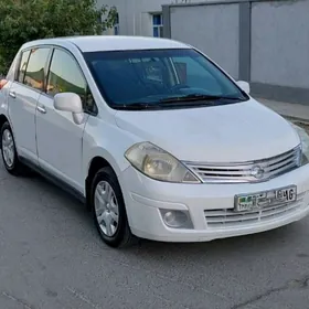 Nissan Versa 2011