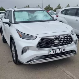 Toyota Highlander 2021