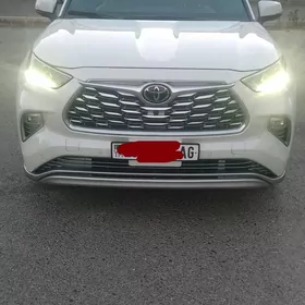 Toyota Highlander 2022