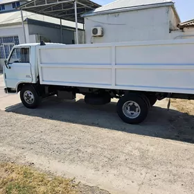 Mitsubishi Canter 1989