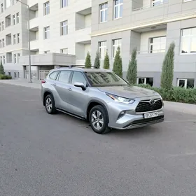 Toyota Highlander 2020