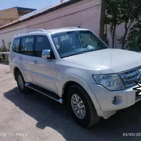 Mitsubishi Pajero 2011