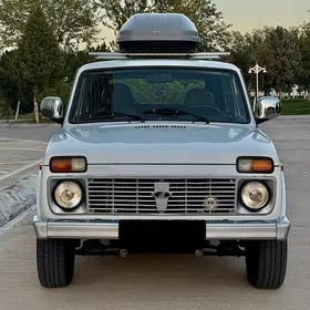 Lada Niva 2015