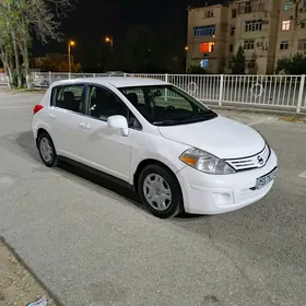 Nissan Versa 2011
