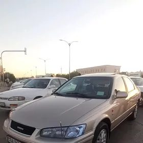 Toyota Camry 2000