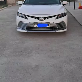 Toyota Camry 2021