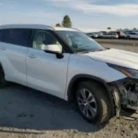 Toyota Highlander 2021