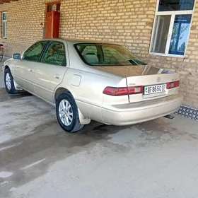 Toyota Camry 1999