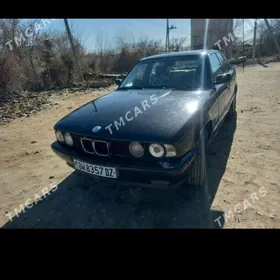 BMW 525 1989