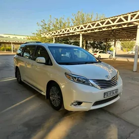 Toyota Sienna 2011