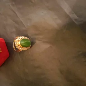 Золотой  перстень  женский