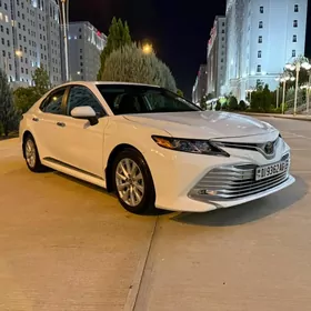 Toyota Camry 2019
