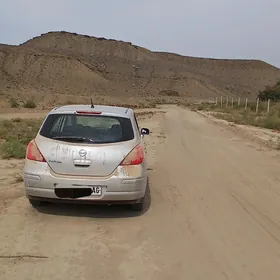Nissan Versa 2010