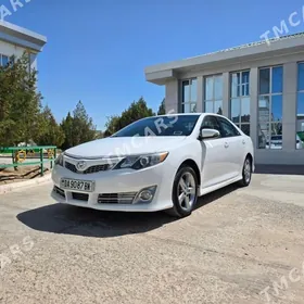 Toyota Camry 2014