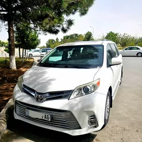 Toyota Sienna 2016