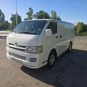 Toyota Hiace 2010