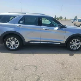 Ford Explorer 2021