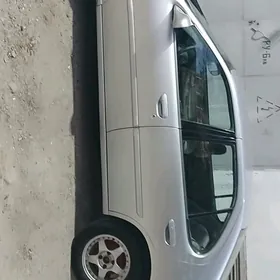 Nissan Altima 2001