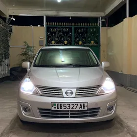 Nissan Versa 2011