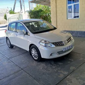 Nissan Tiida 2008