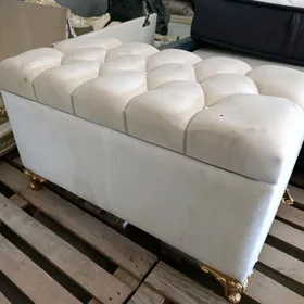 Podarka uchin tumba