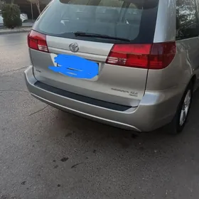 Toyota Sienna 2005