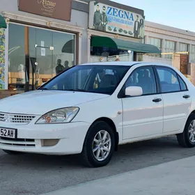 Mitsubishi Lanser 2010