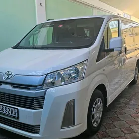 Toyota Hiace 2021