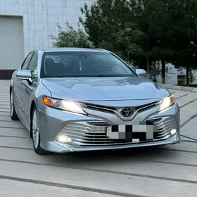 Toyota Camry 2018