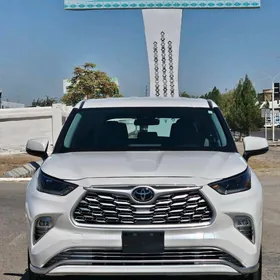 Toyota Highlander 2021