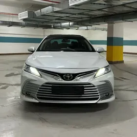 Toyota Camry 2019