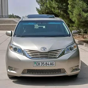 Toyota Sienna 2016