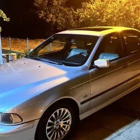 BMW E39 2000