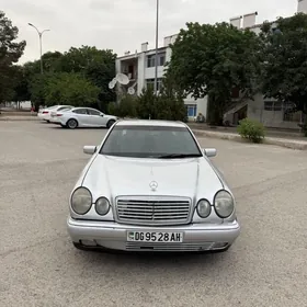 Mercedes-Benz E320 1996