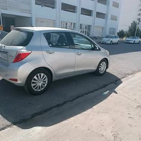 Toyota Yaris 2013