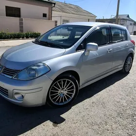 Nissan Versa 2012